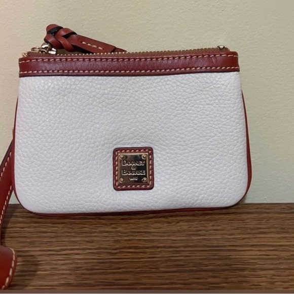 Dooney & Bourke Pebble Grain Medium Wristlet - Picture 5 of 8